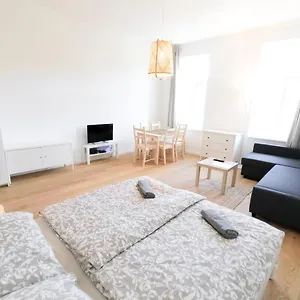  Apartmán - Metro 1160
